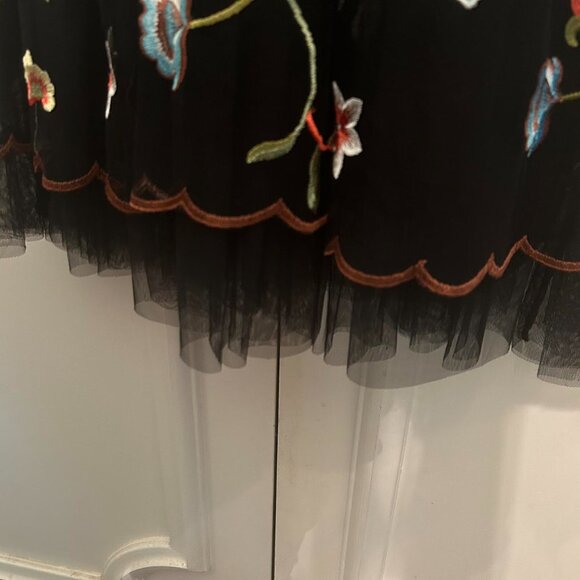 BEAUTIFUL Fully Embroidered Label by Five Twelve Floral Gown NWT - Picture 8 of 10